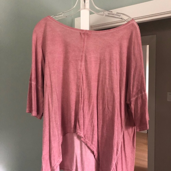 SOLD Pink high low back shirt - Picture 2 of 3